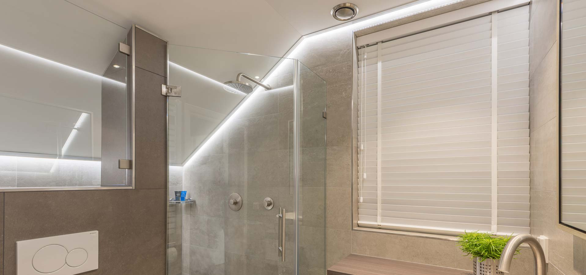 Badezimmerdecke Renovieren - Mit Plameco Frei Von Schimmel Und Co. in Badezimmer Decke Renovieren